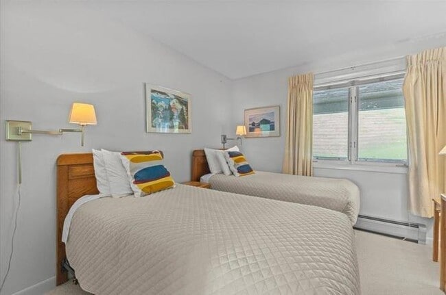 Building Photo - Gorgeous Turnkey 2BR/2BA Mountainside Condo