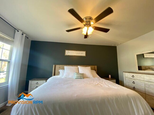 Building Photo - 106 Hanson Ct