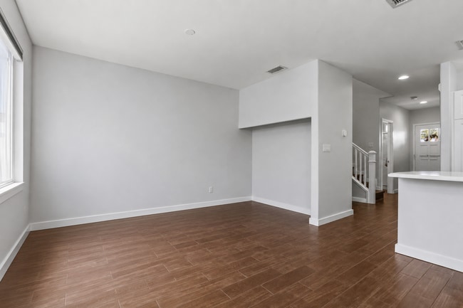 Building Photo - 3BD/3BA Ka Makana Townhouse | 2-Car Garage, Ensuite Baths & Community Pool