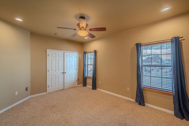 Building Photo - 111 Coker Ln