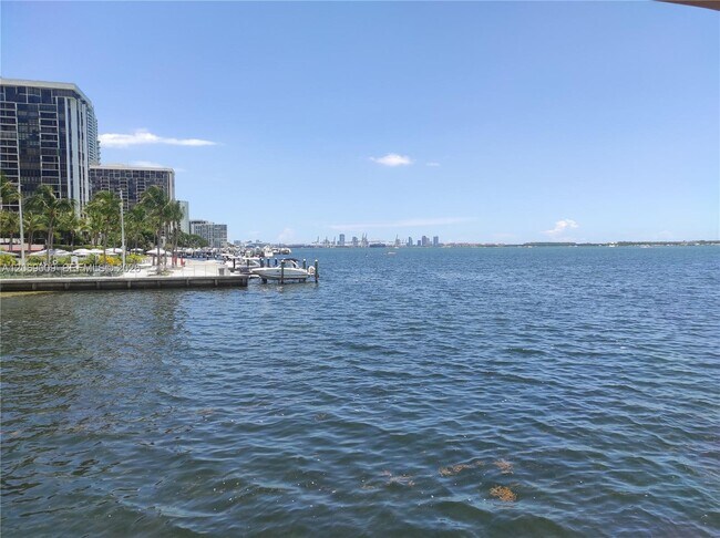 Building Photo - 2201 Brickell Ave