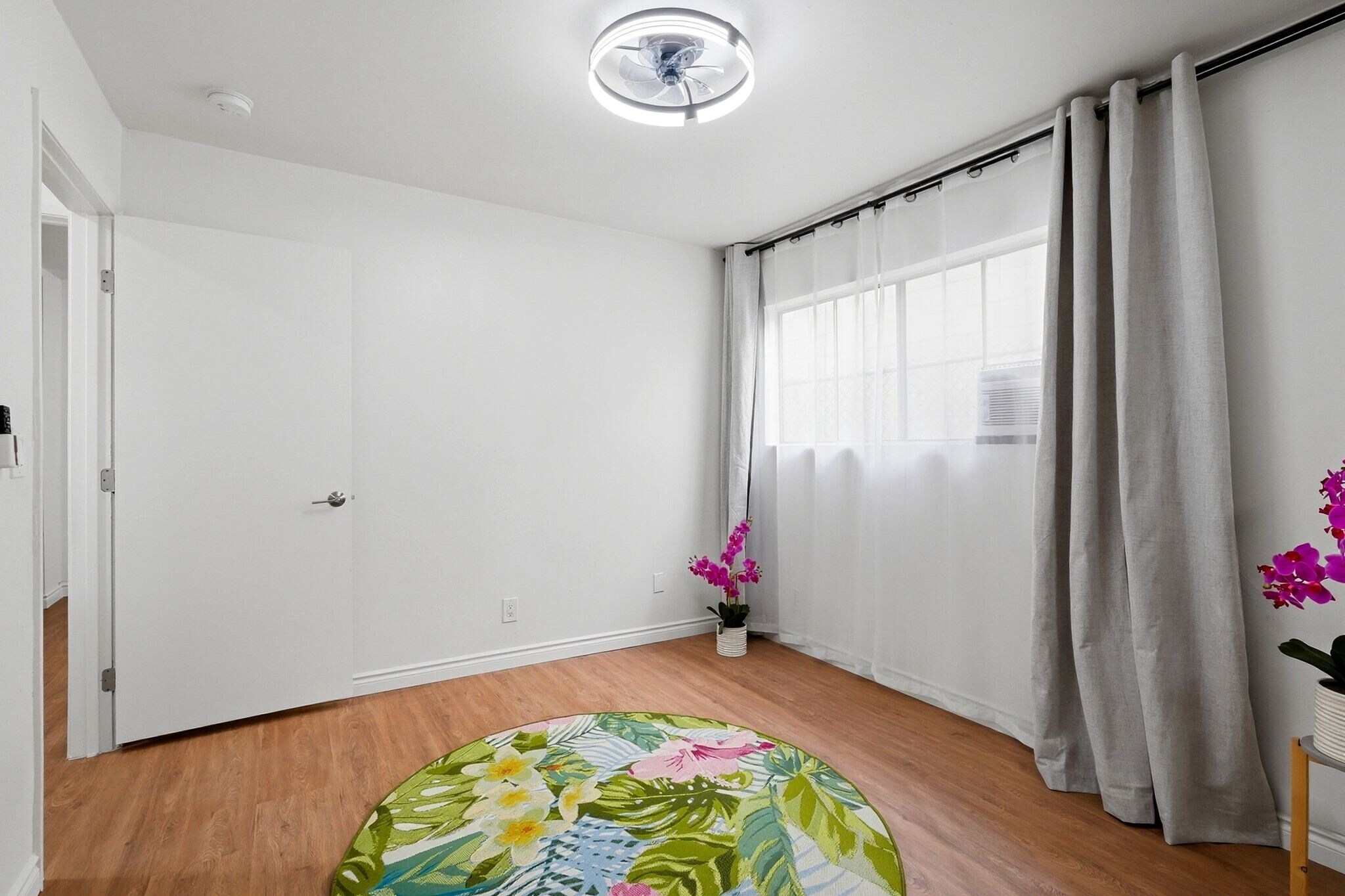 Building Photo - 13050 Dronfield Ave