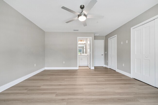 Building Photo - 37 SE 15th Terrace