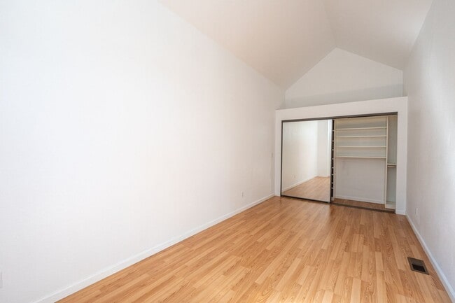 Building Photo - 4943 S Carson St