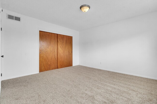 Building Photo - 4745 Choctaw Dr
