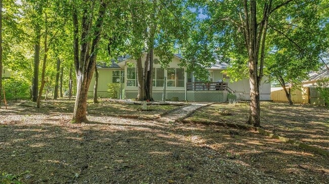 Building Photo - 9 E Elvendon Dr