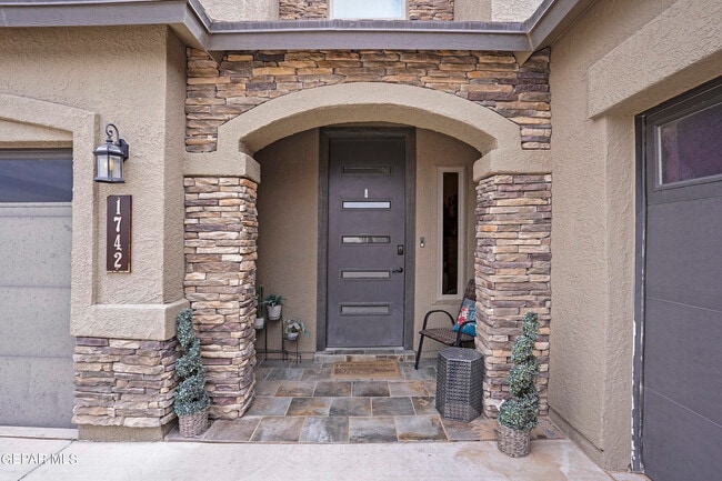 Building Photo - 1742 Breeder Cup Wy