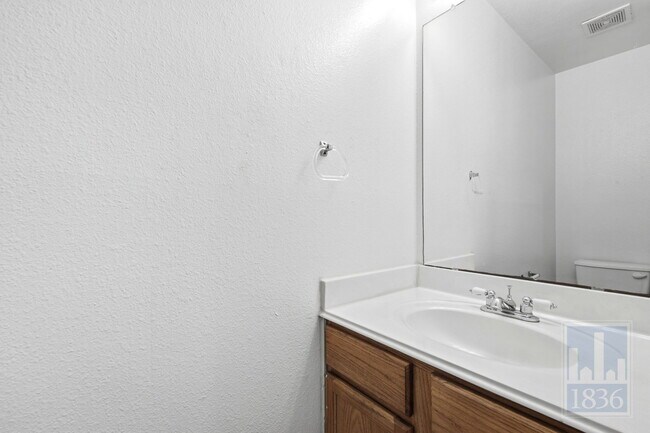 Building Photo - 10718 Claywood Dr
