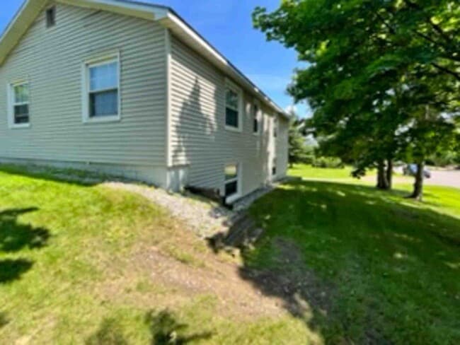 Building Photo - Spacious 3-Bedroom Apartment Near UVM with Private Entrance & Parking