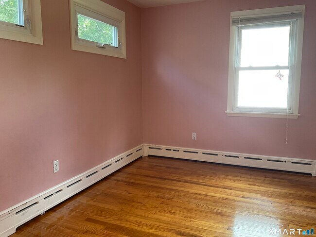 Building Photo - 278 N Elm St