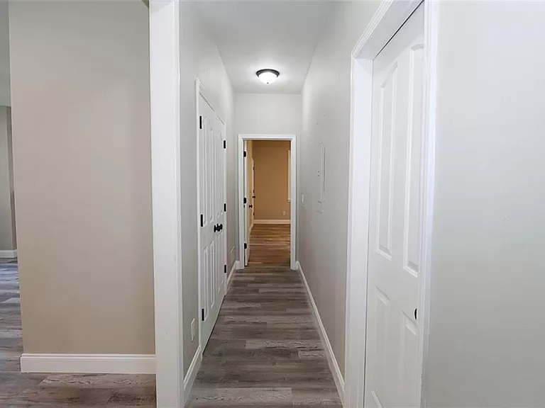 Building Photo - Room in House on Polar Rock Rd SW