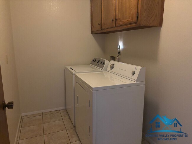 Building Photo - 3625 Briargrove Ln