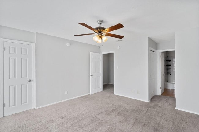 Building Photo - 5800 Belmoor Dr