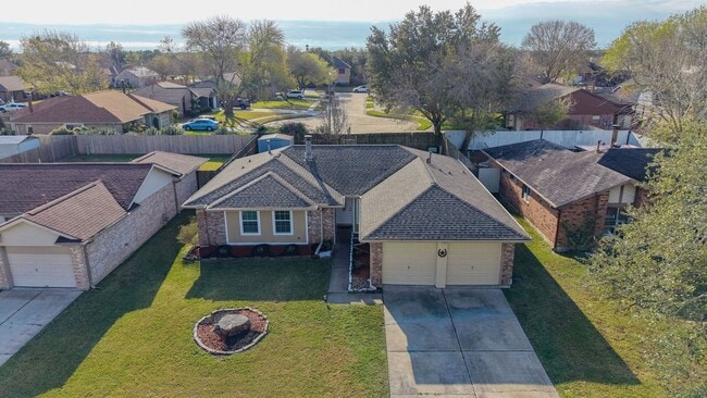 Building Photo - 2805 Pickett Dr