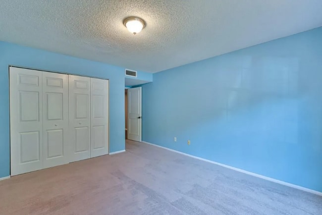 Building Photo - 47 Doranne Ct