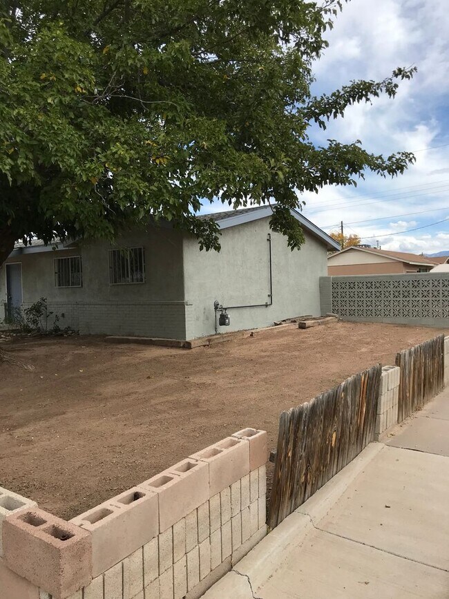 Building Photo - 19th St