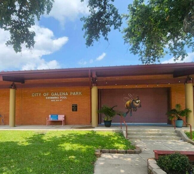 Building Photo - 2217 10th St