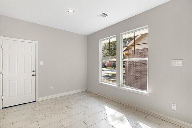 Building Photo - 7638 Bronze Trail Dr