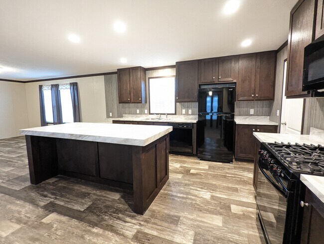 Building Photo - 177 Daisy Dr