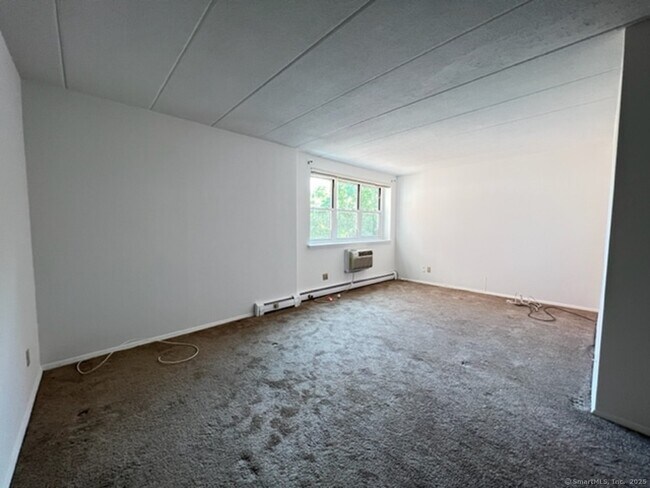 Building Photo - 27 Northill St
