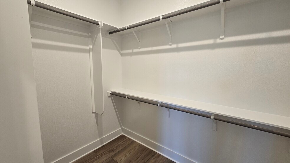 Building Photo - 449 Pipe Creek Dr