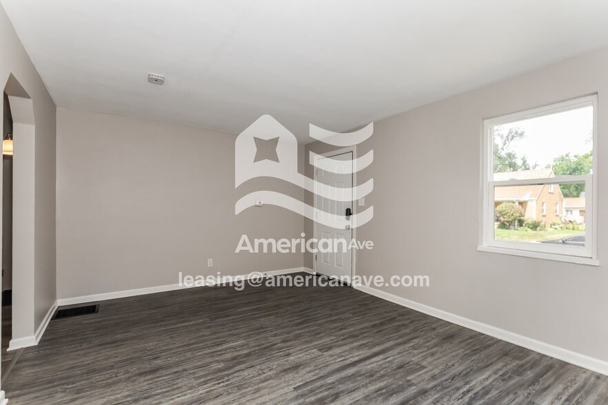 Building Photo - 526 Harriet St