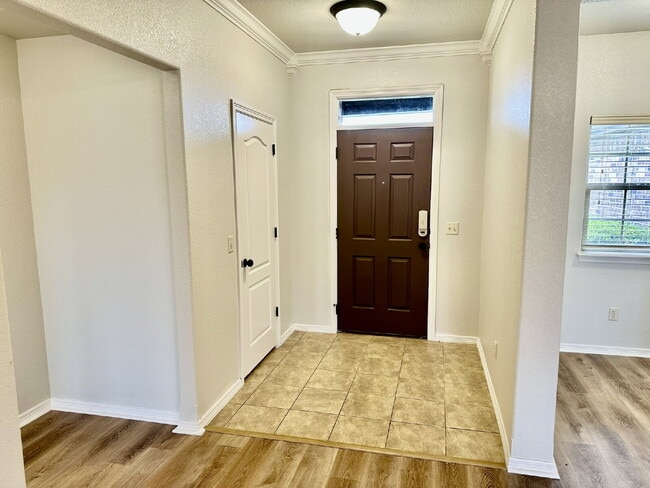 Building Photo - 441 Sorrento Dr