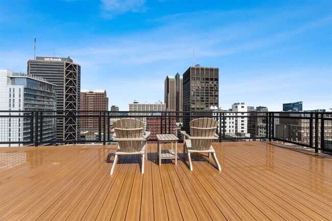 Building Photo - 915 Olive St