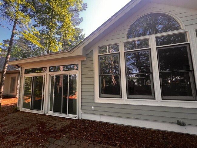 Building Photo - 1237 Clipper Rd