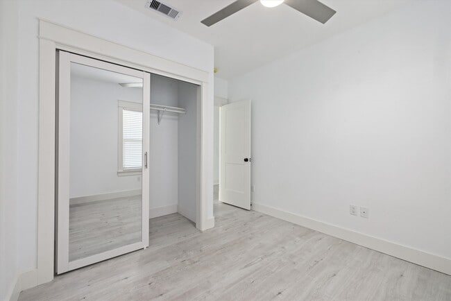 Building Photo - 2817 Avenue Q