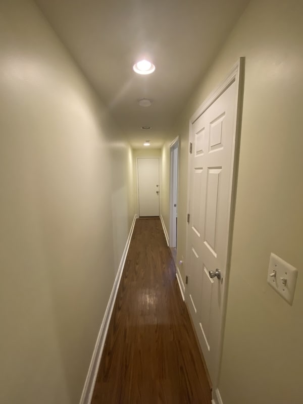 Building Photo - 1600 Light St