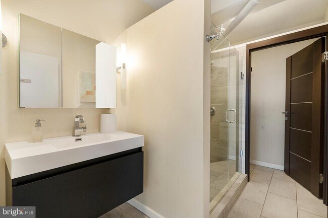 Building Photo - 1301 20th St NW