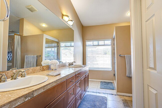 Building Photo - Beautiful Single Story House - most desire...