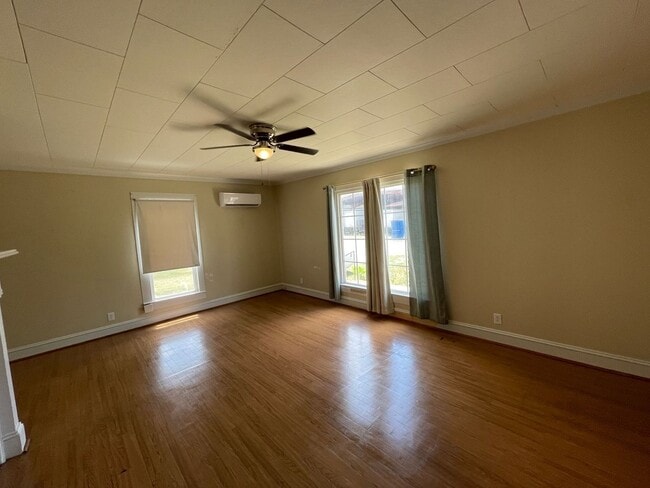 Building Photo - 107 Abernathy St