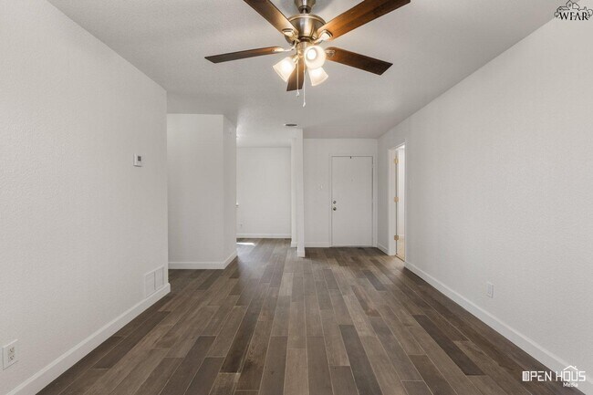 Building Photo - 4717 Bonny Dr