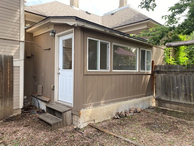 Building Photo - Classic Old Town Fort Collins 2 Bed 2 Bath Home Close to CSU