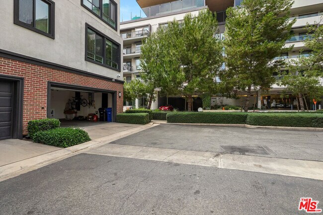 Building Photo - 12534 W Fielding Circle