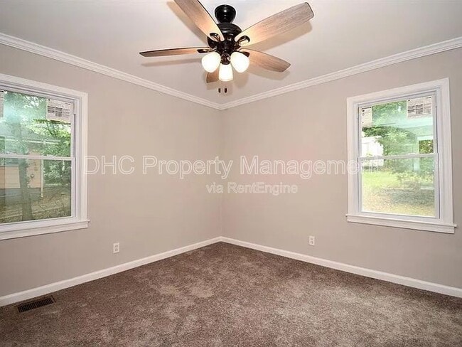 Building Photo - 1394 Alverado Way