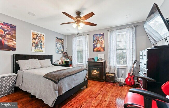 Building Photo - 234 Howell St