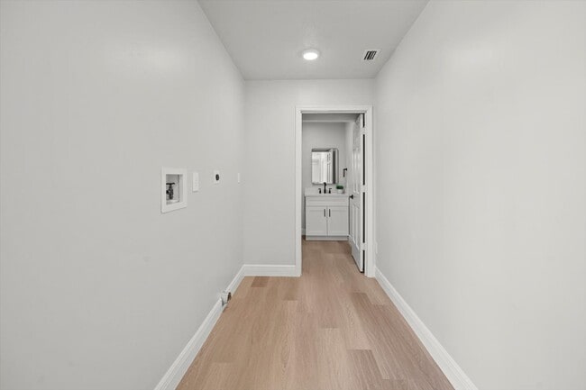Building Photo - 100 Redbud Woods Trail