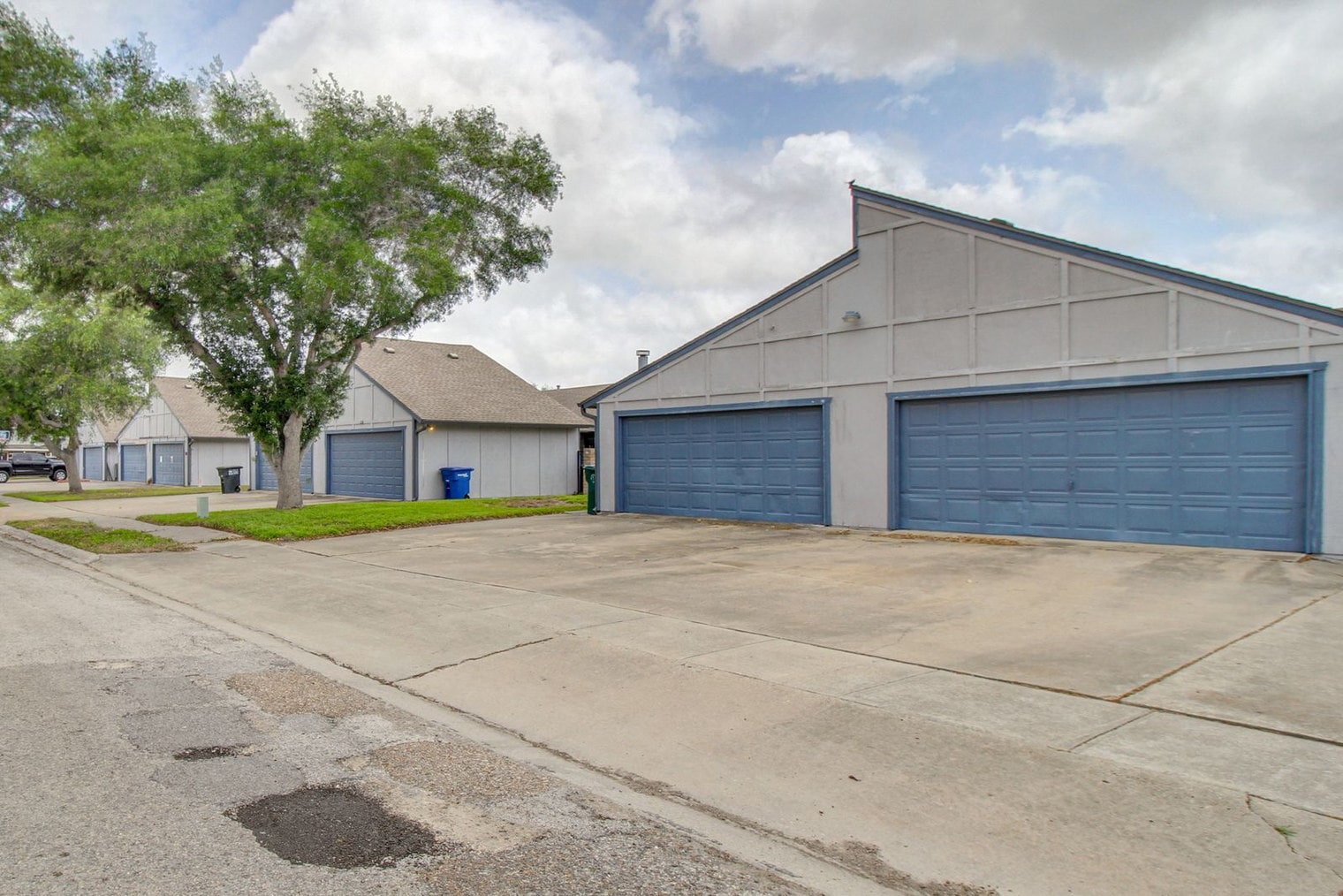 Building Photo - 7218 Elwood Ct