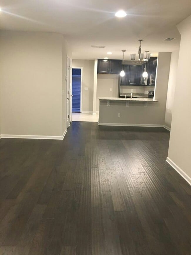 Building Photo - 1822 Riverbirch Ln