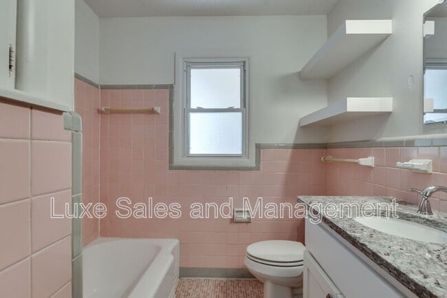 Building Photo - 3516 Mt Pleasant Dr
