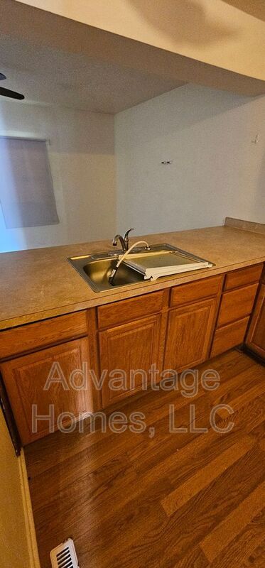 Building Photo - 805 N 70th St