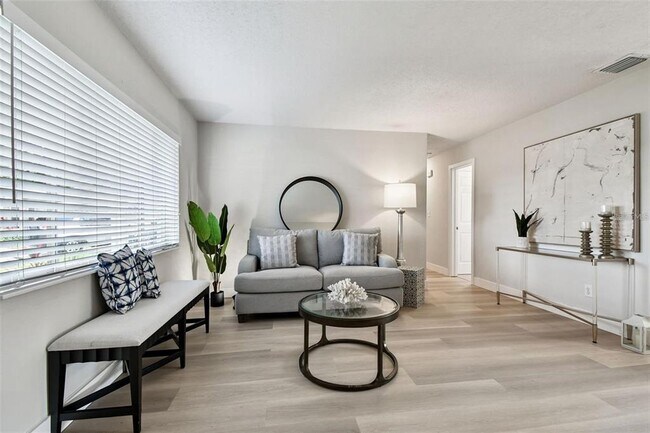 Building Photo - 4545 37th Ave N