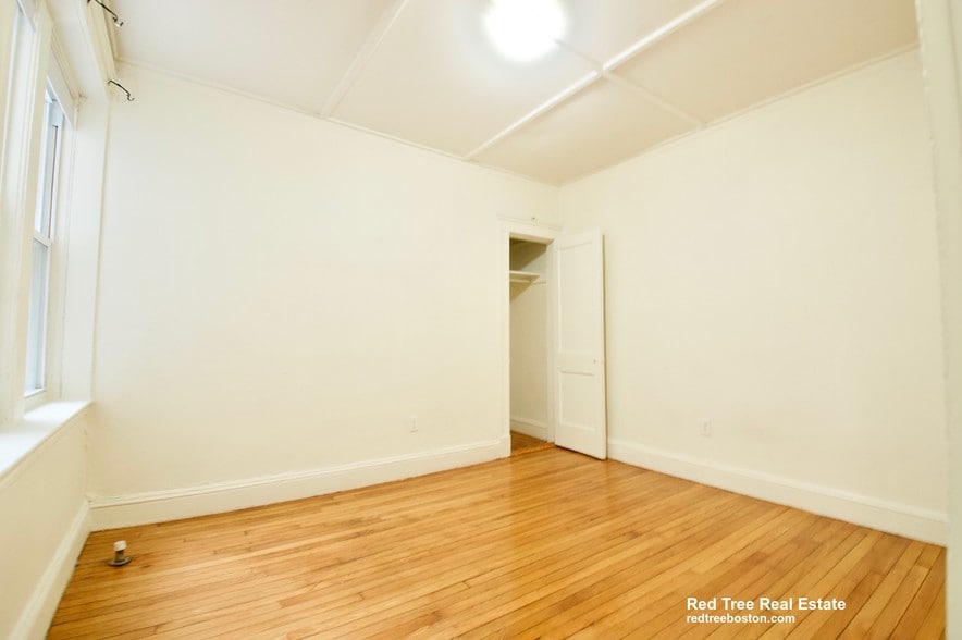 Building Photo - 1175 Boylston St