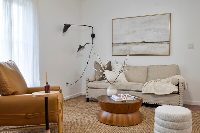 Building Photo - 163 Silver Lake Rd