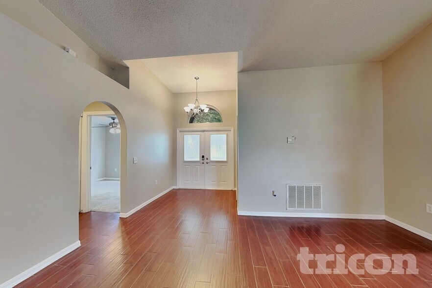 Building Photo - 13049 Waterbourne Dr