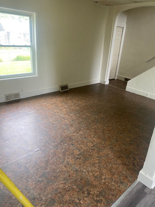 Living Room - 315 Braeburn Rd