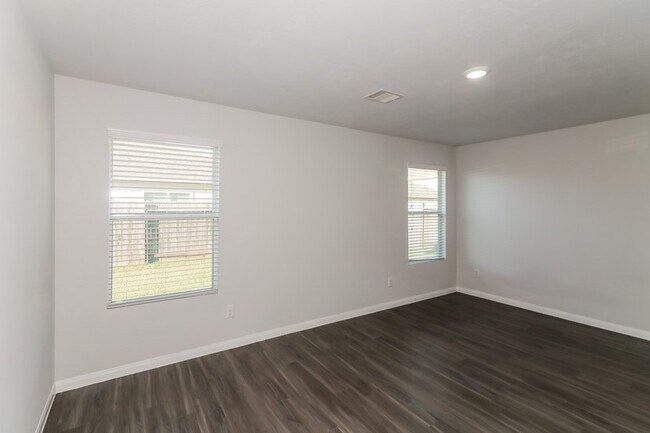 Building Photo - 2519 Montecito Ln